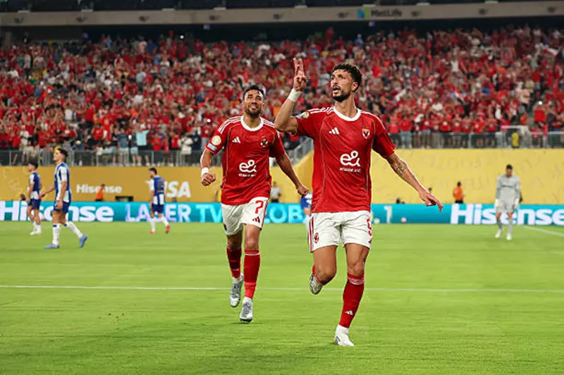 وسام أبو علي مهاجم الأهلي